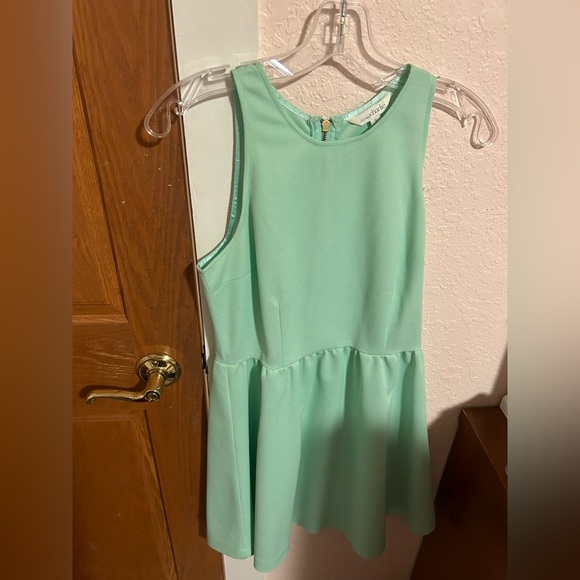 Mint  green mini dress - Picture 1 of 3